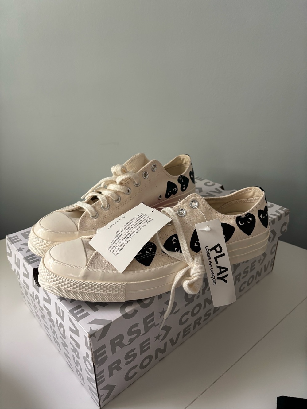 Converse PLAY Comme des Garçons Low Top Sneakers - Cream with Black Hearts - Picture 2 of 5